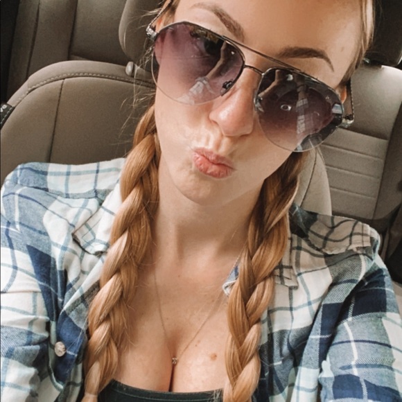 Old soul Boston girl! - Picture 1 of 1